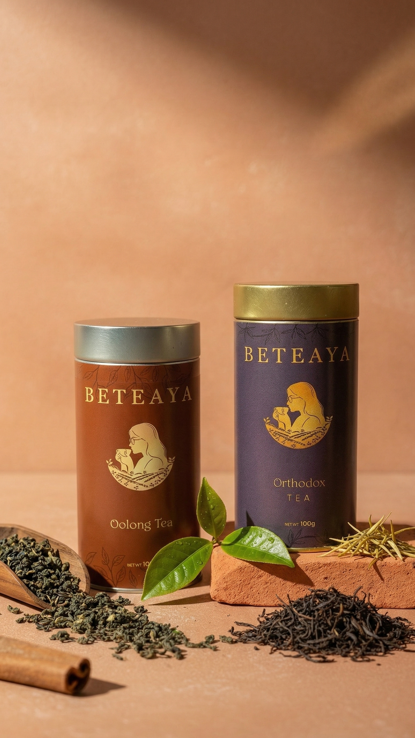Two tea canisters with Oolong tea leaves and Black tea leaves - Beteaya